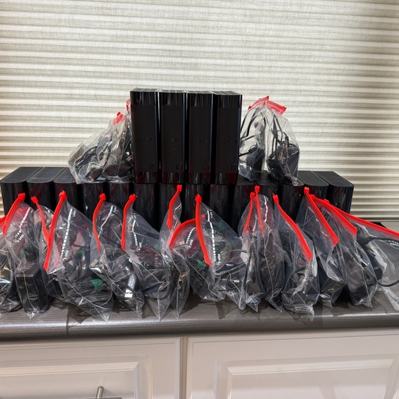 Western Digital WD 14TB Elements or Easystore Desktop External Hard Drive - Picture 12 of 13